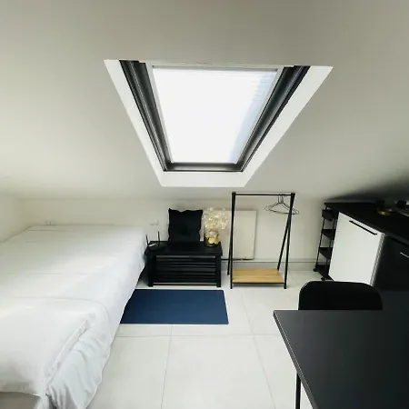 Lovely Mini Attic ראפאלו