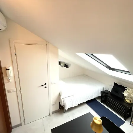 Apartment Lovely Mini Attic *
